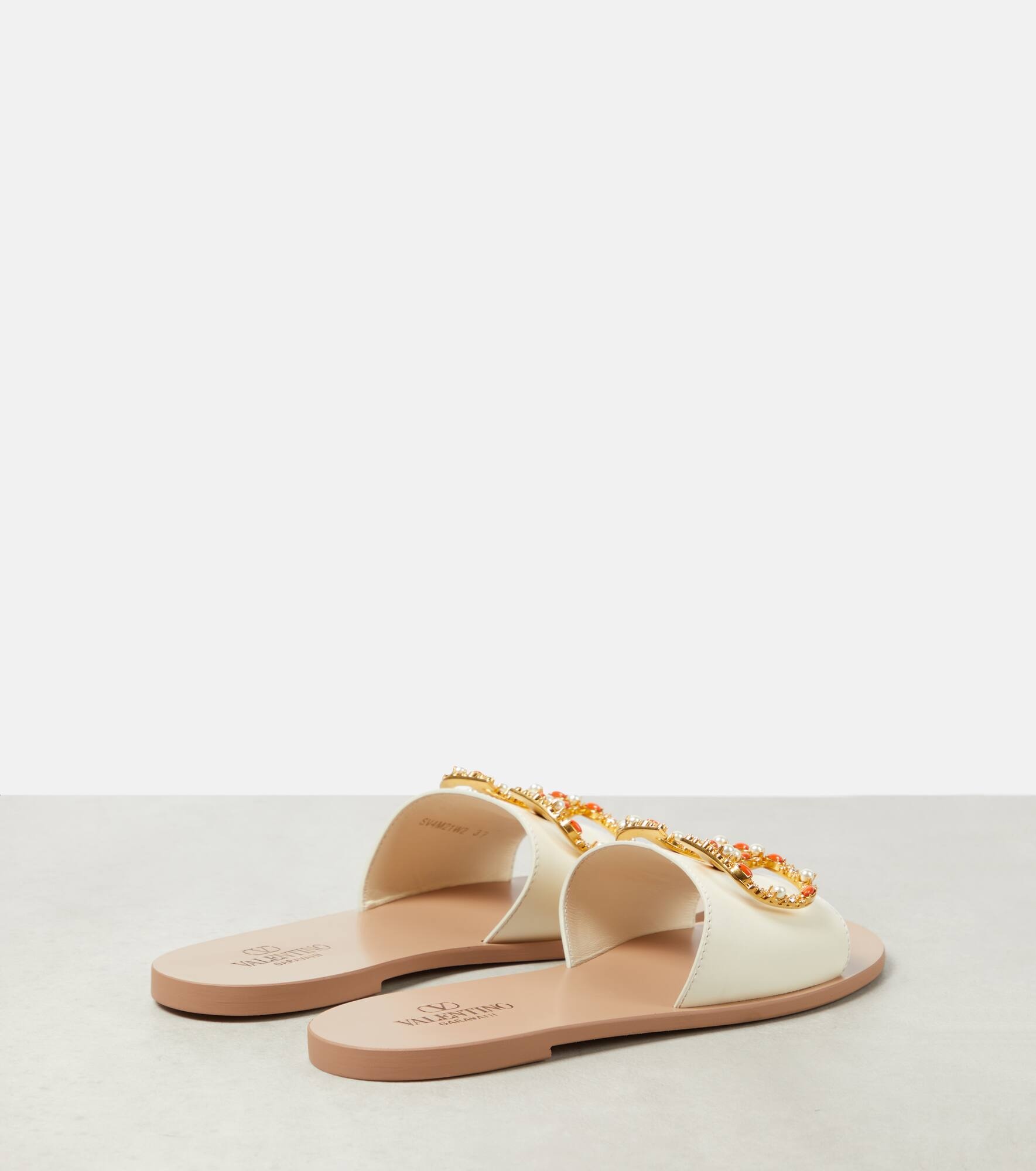 VLogo Signature embellished leather slides - 3