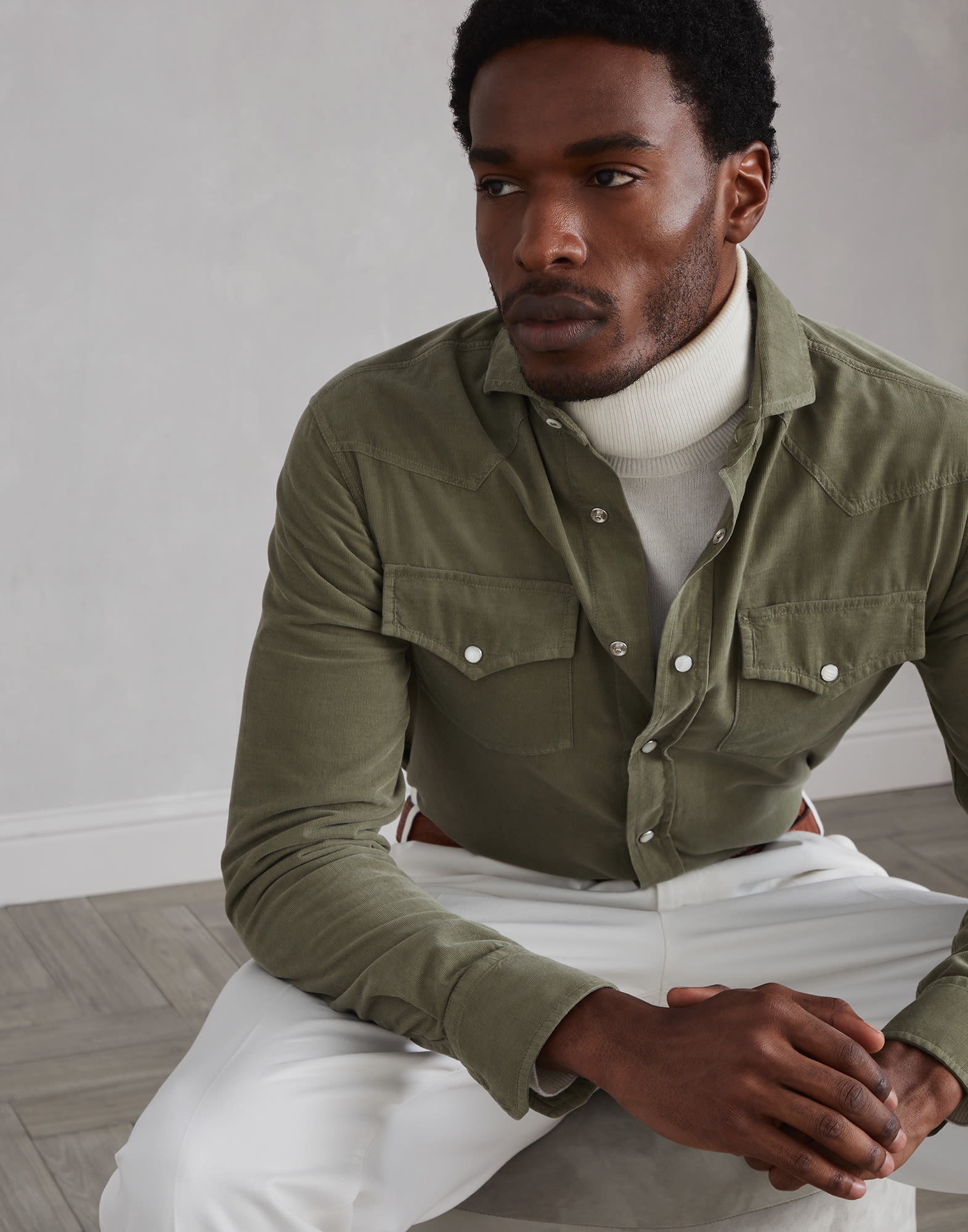 Garment-dyed easy fit western shirt in narrow wale corduroy - 4