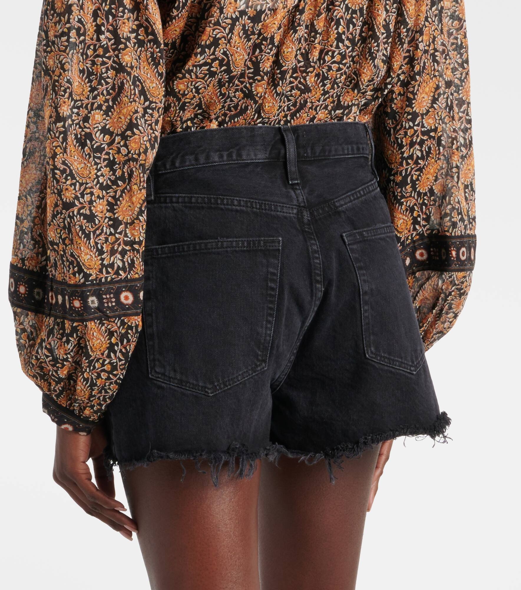 Frayed denim shorts - 5