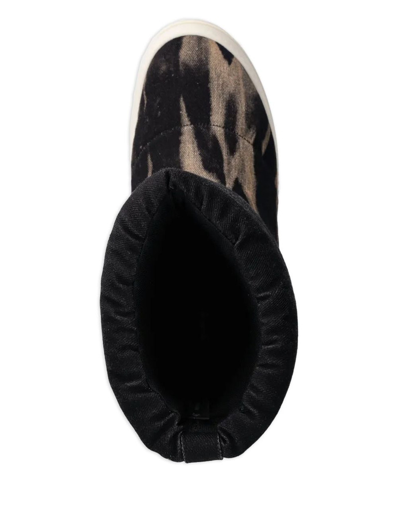 Mega Bumper Lunar boots 4