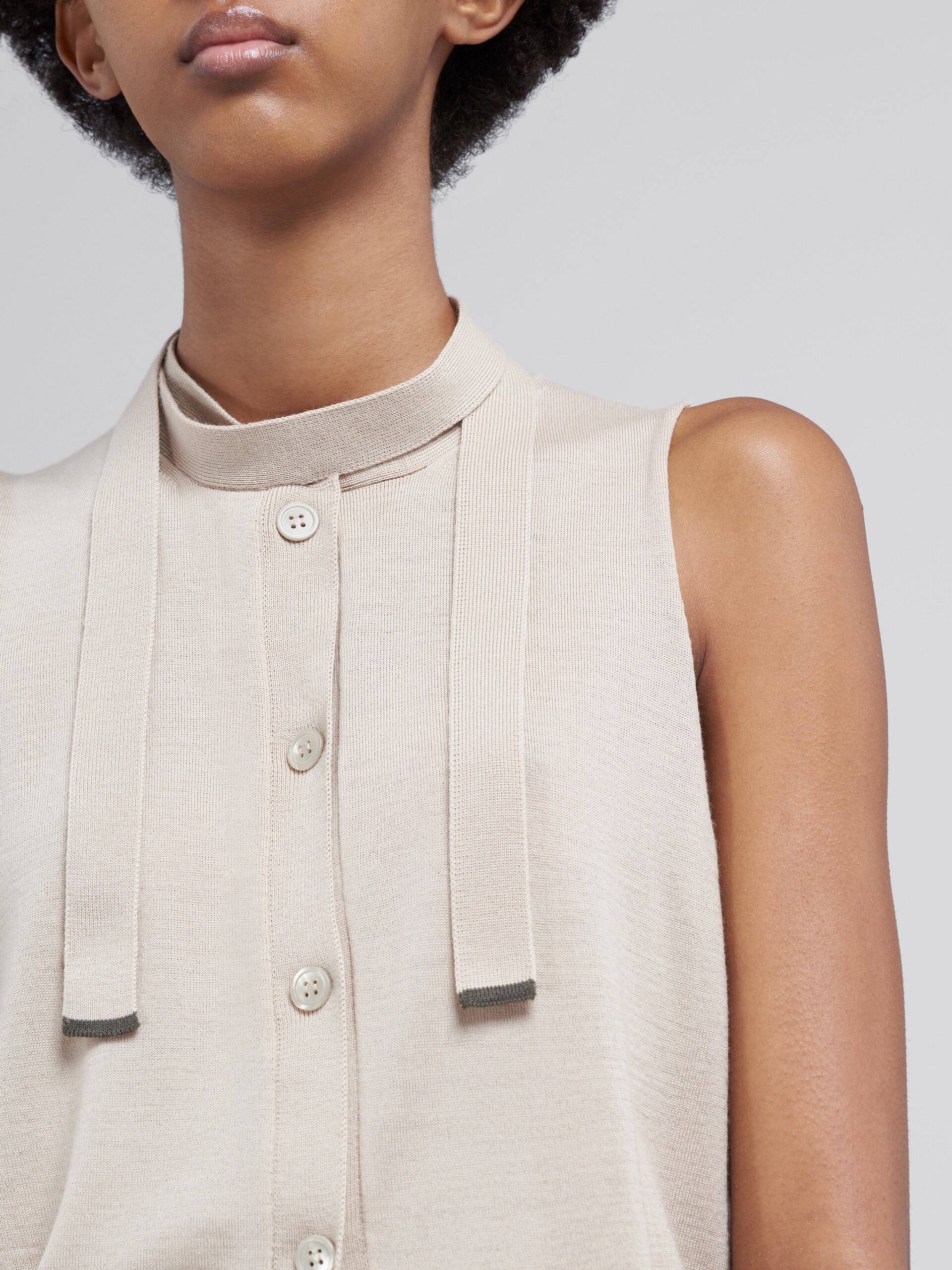 CHIC LIGHT WOOL VEST - 4