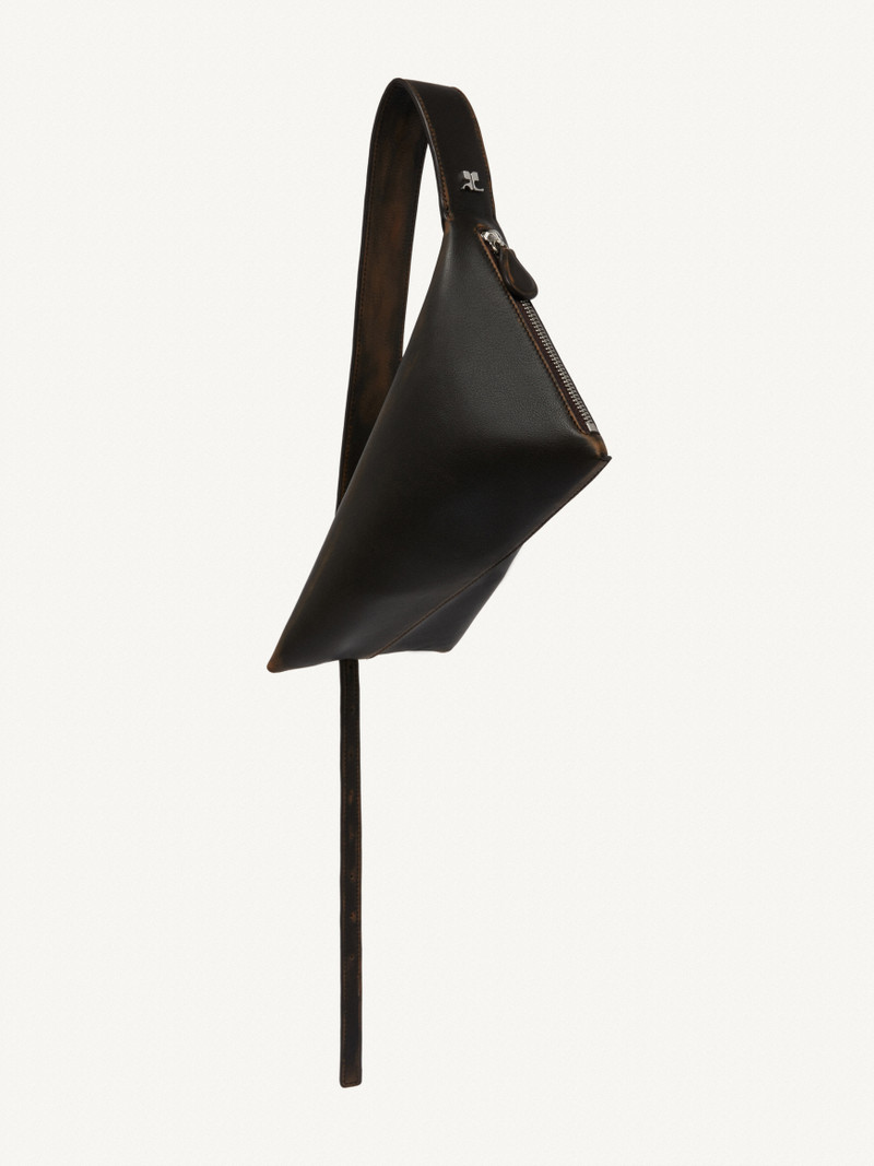 courrèges THE ONE BAG IN PATINATED LEATHER outlook
