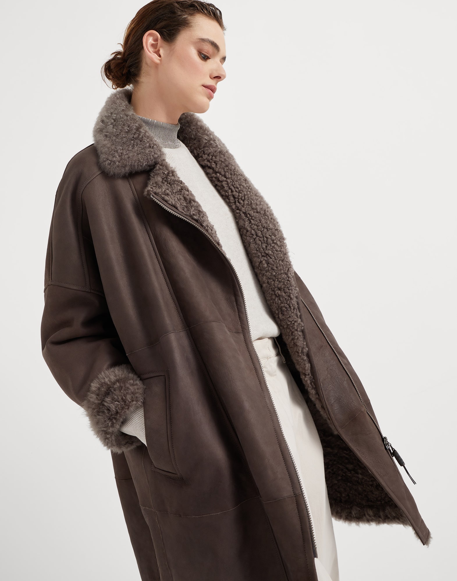 Fleecy shearling coat with shiny zipper pull - 4