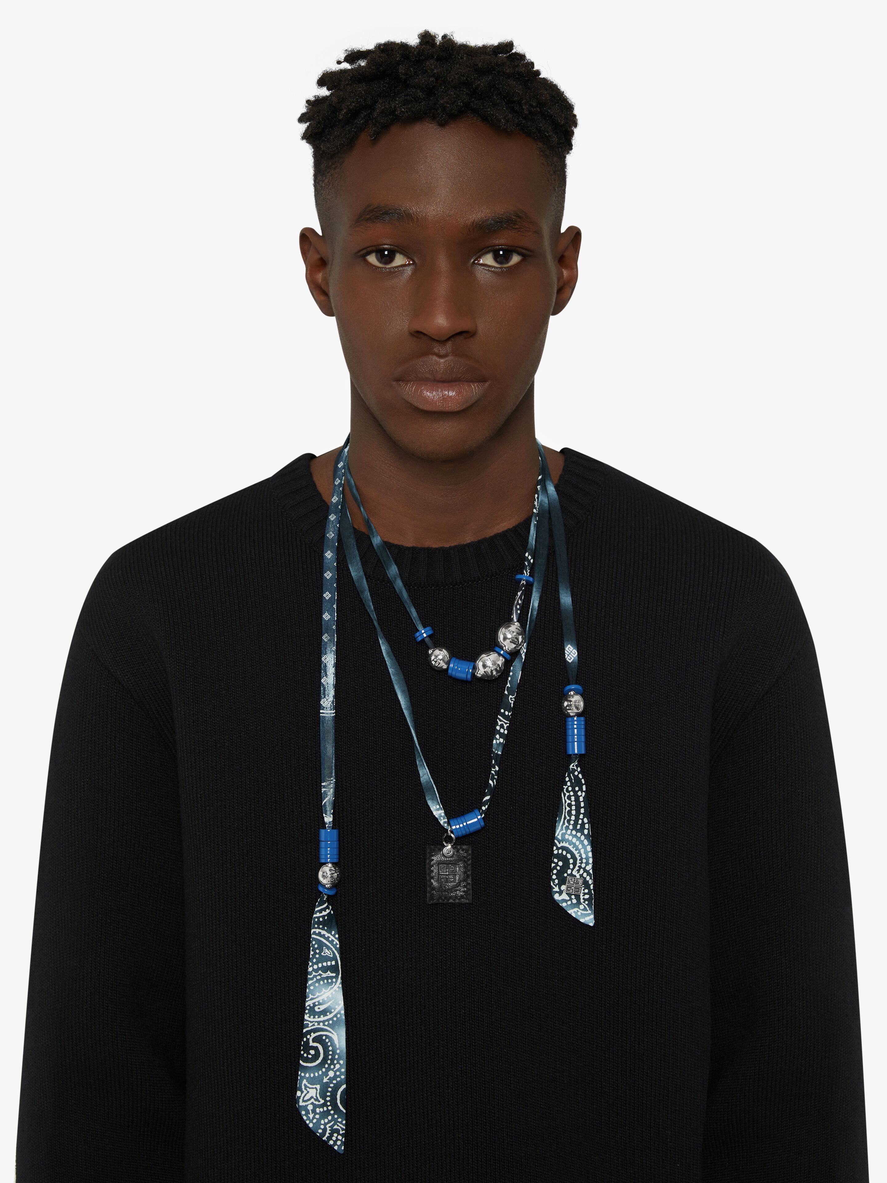 MOON NECKLACE IN METAL AND BANDANA - 3