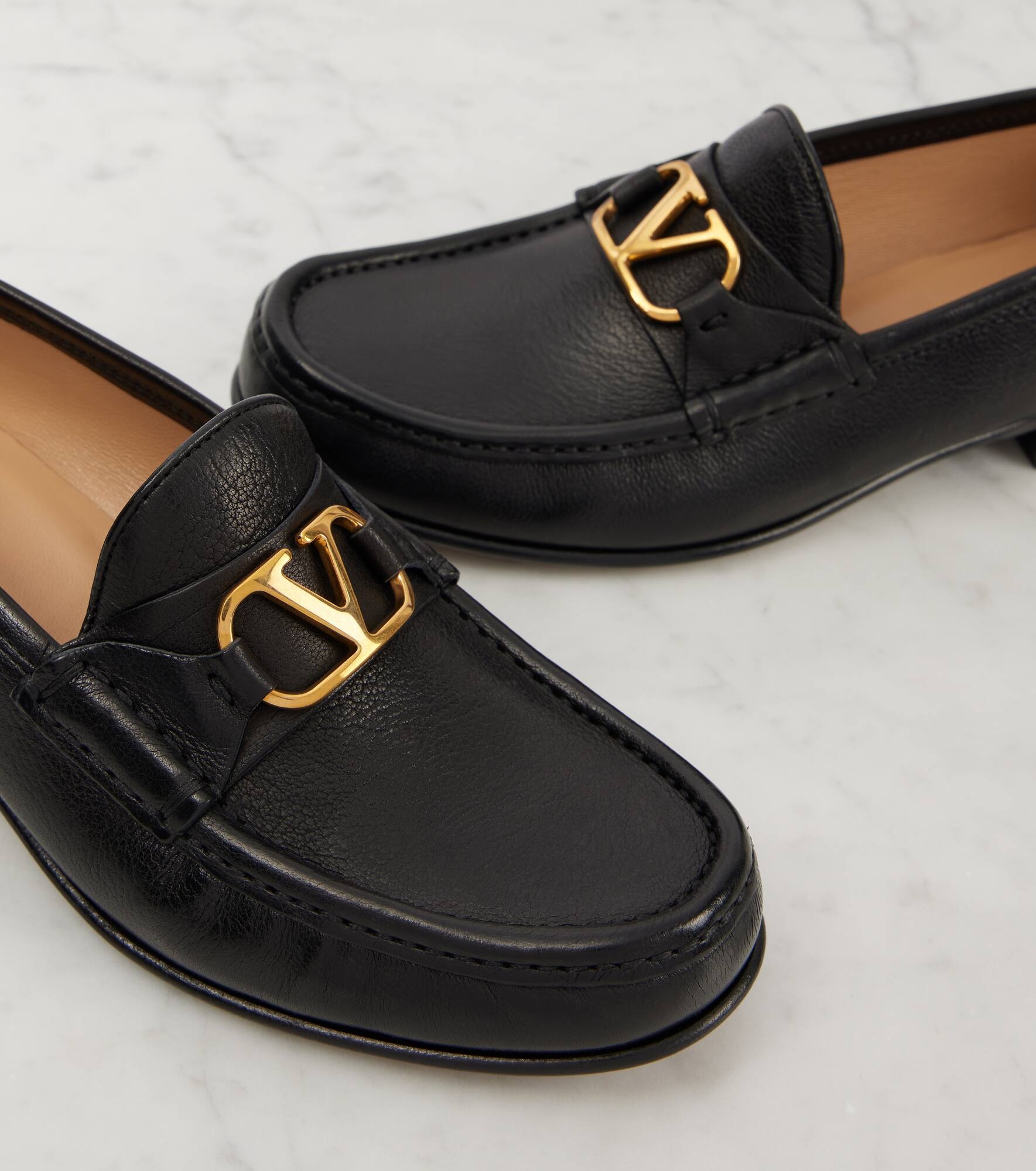 VLogo Signature leather loafers - 5