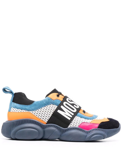 Moschino Elastic Band Teddy sneakers outlook