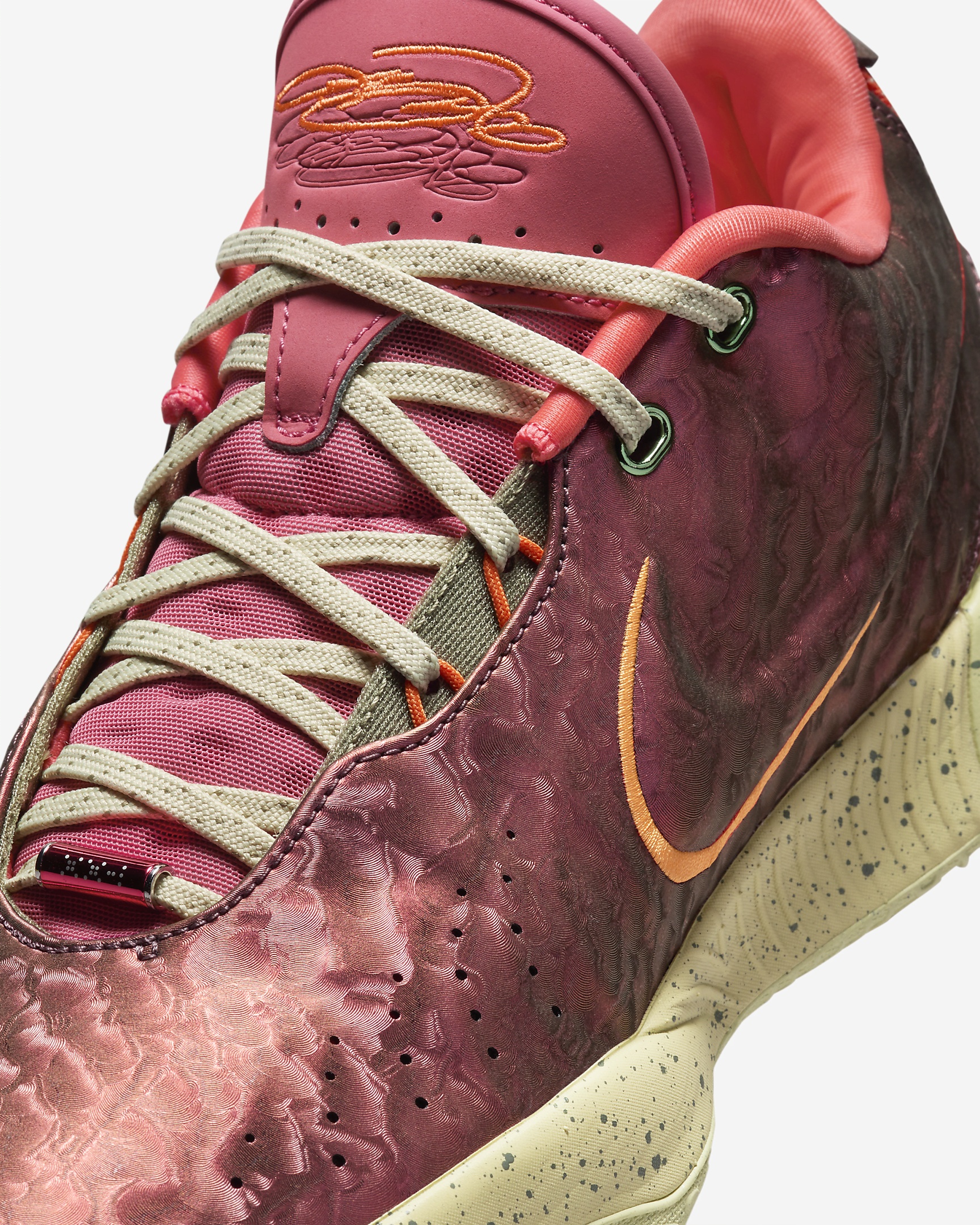 Nike Men's LeBron XXI "Queen Conch" Basketball Shoes - 7