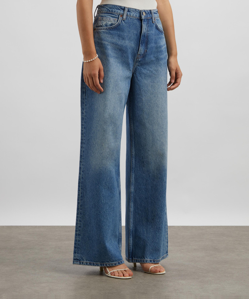 Reformation Cary High-Rise Slouchy Wide-Leg Jeans outlook