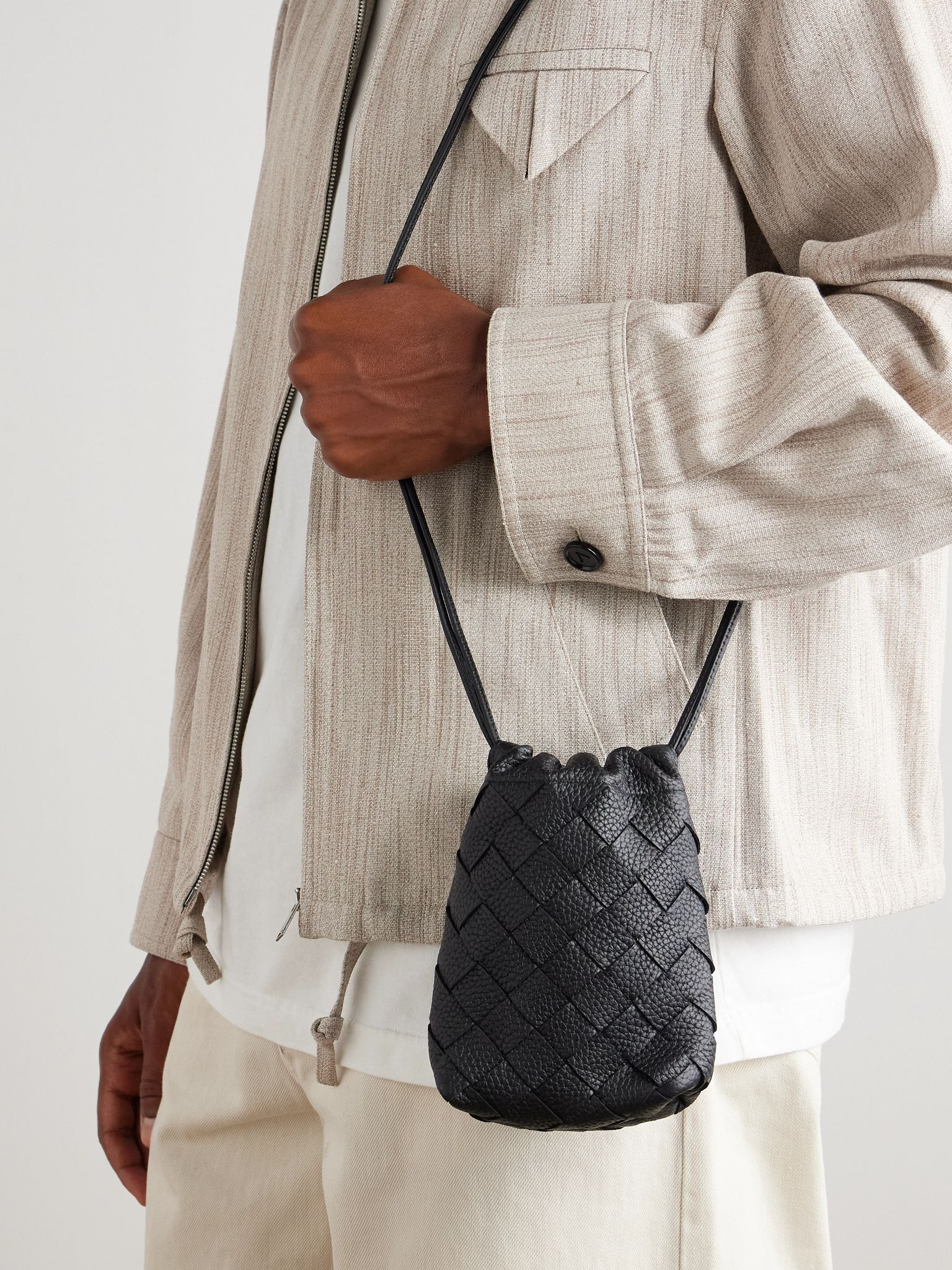 Intrecciato Full-Grain Leather Pouch Black - 2