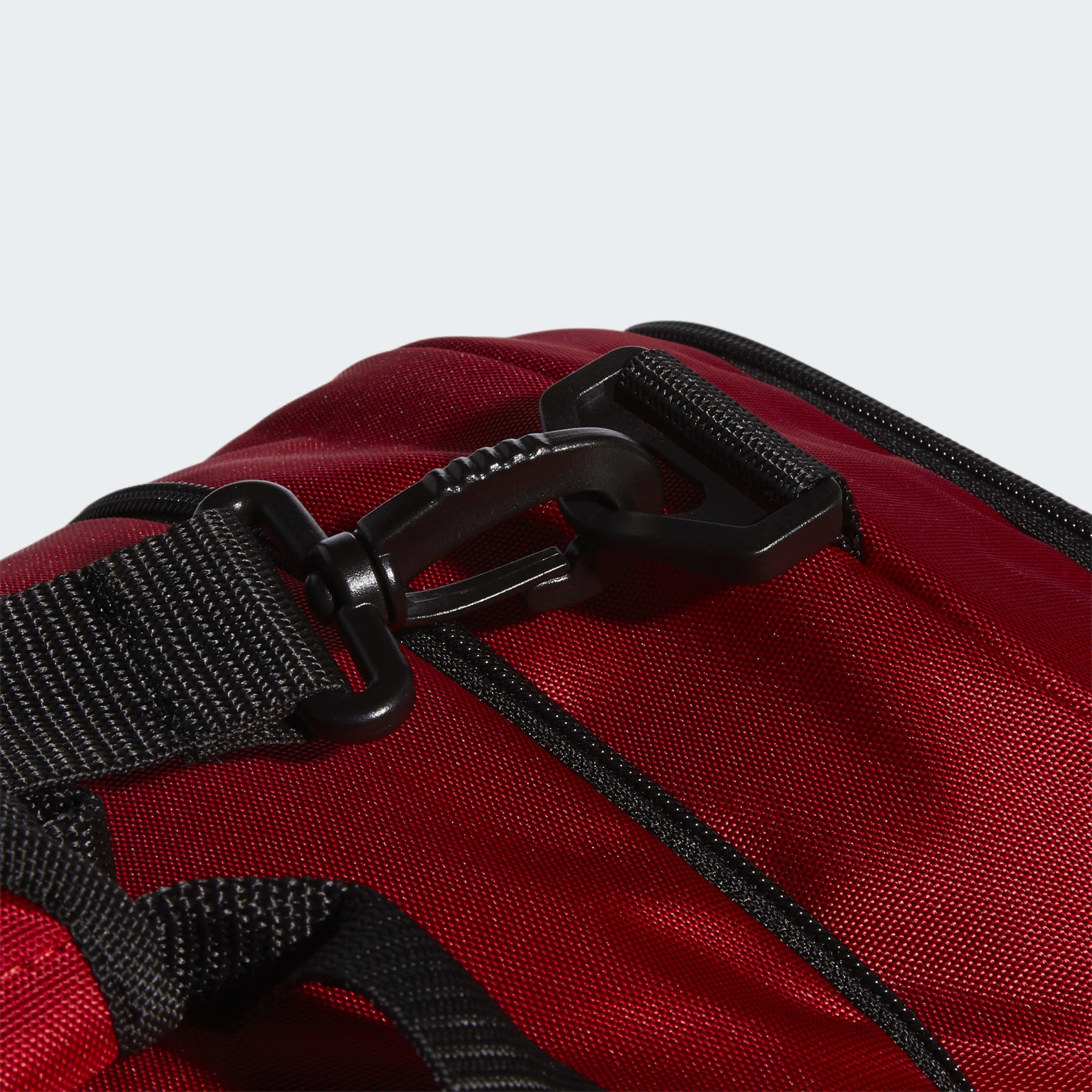 Defender Duffel Bag Medium - 7