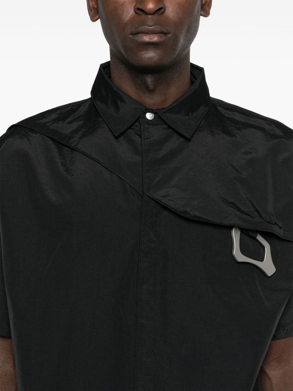 carabiner-detail short-sleeve shirt - 5
