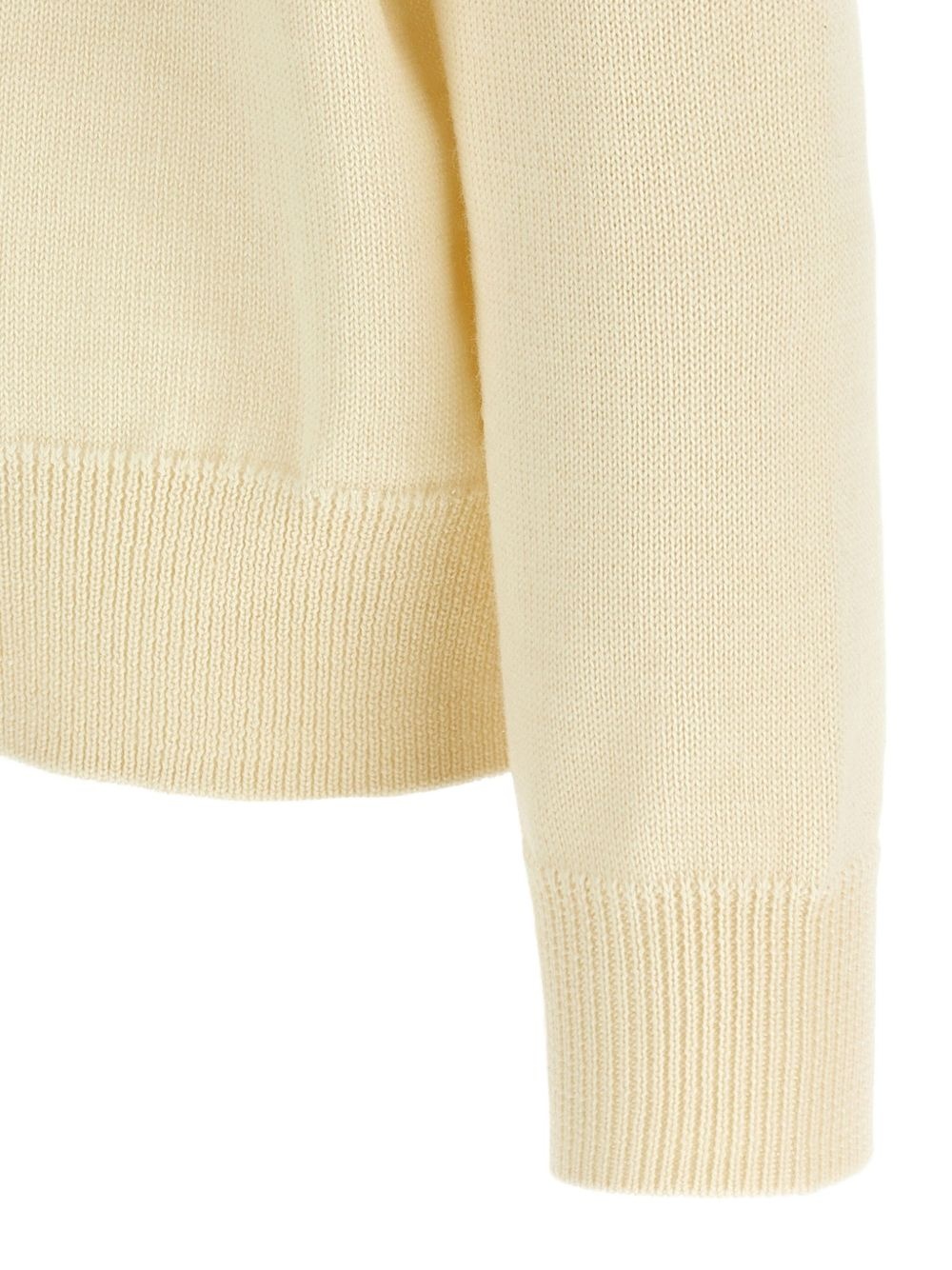 V-pattern sweater - 4