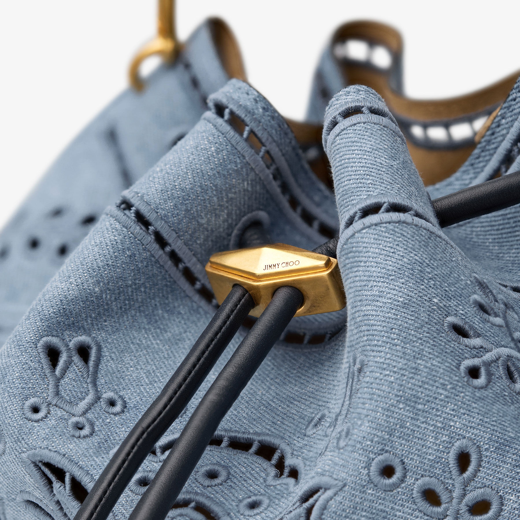 Cinch M
Denim Shoulder Bag With Sangallo Embroidery - 4