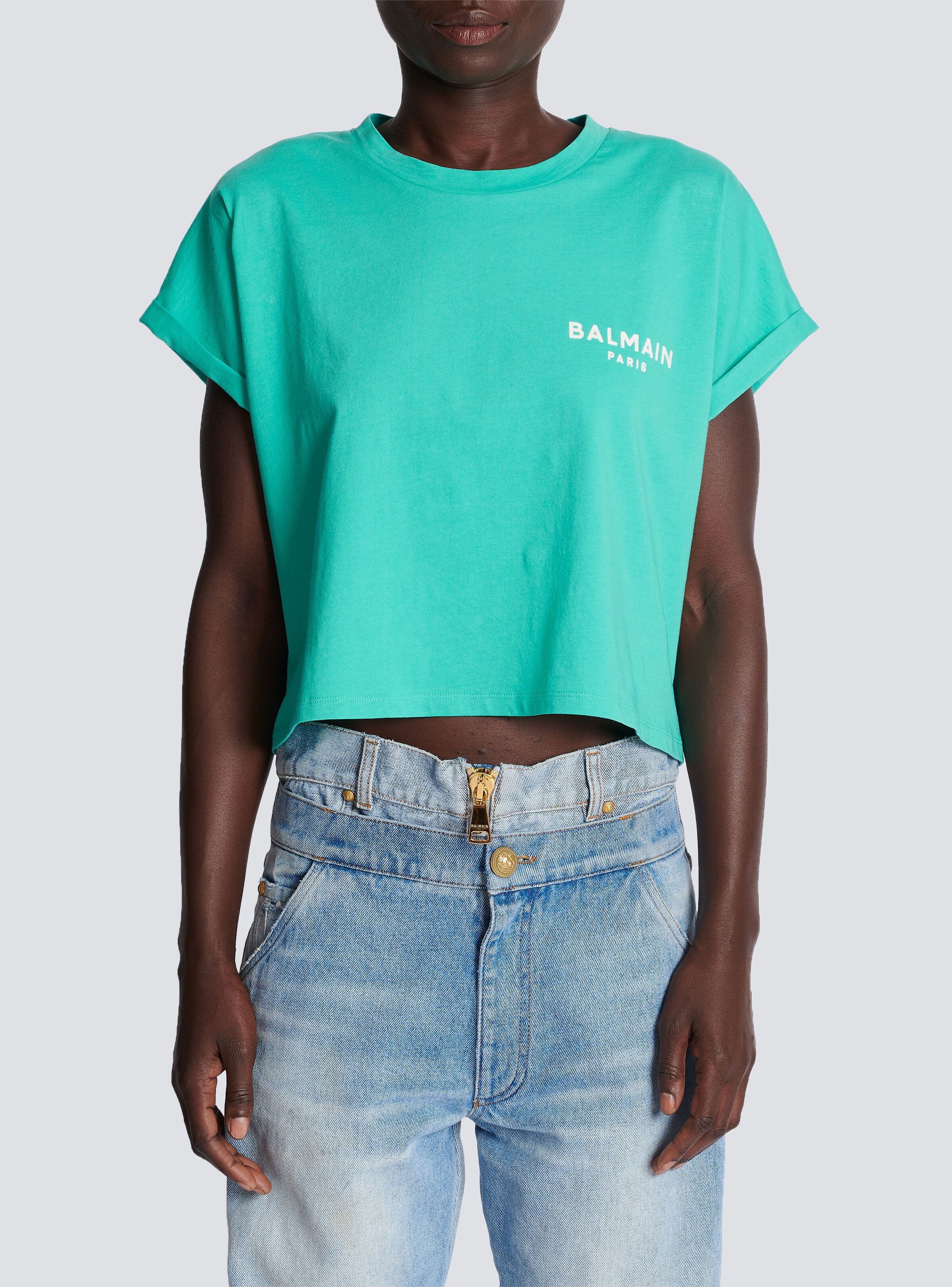 Eco-responsible cropped cotton T-shirt with Balmain logo print - 5