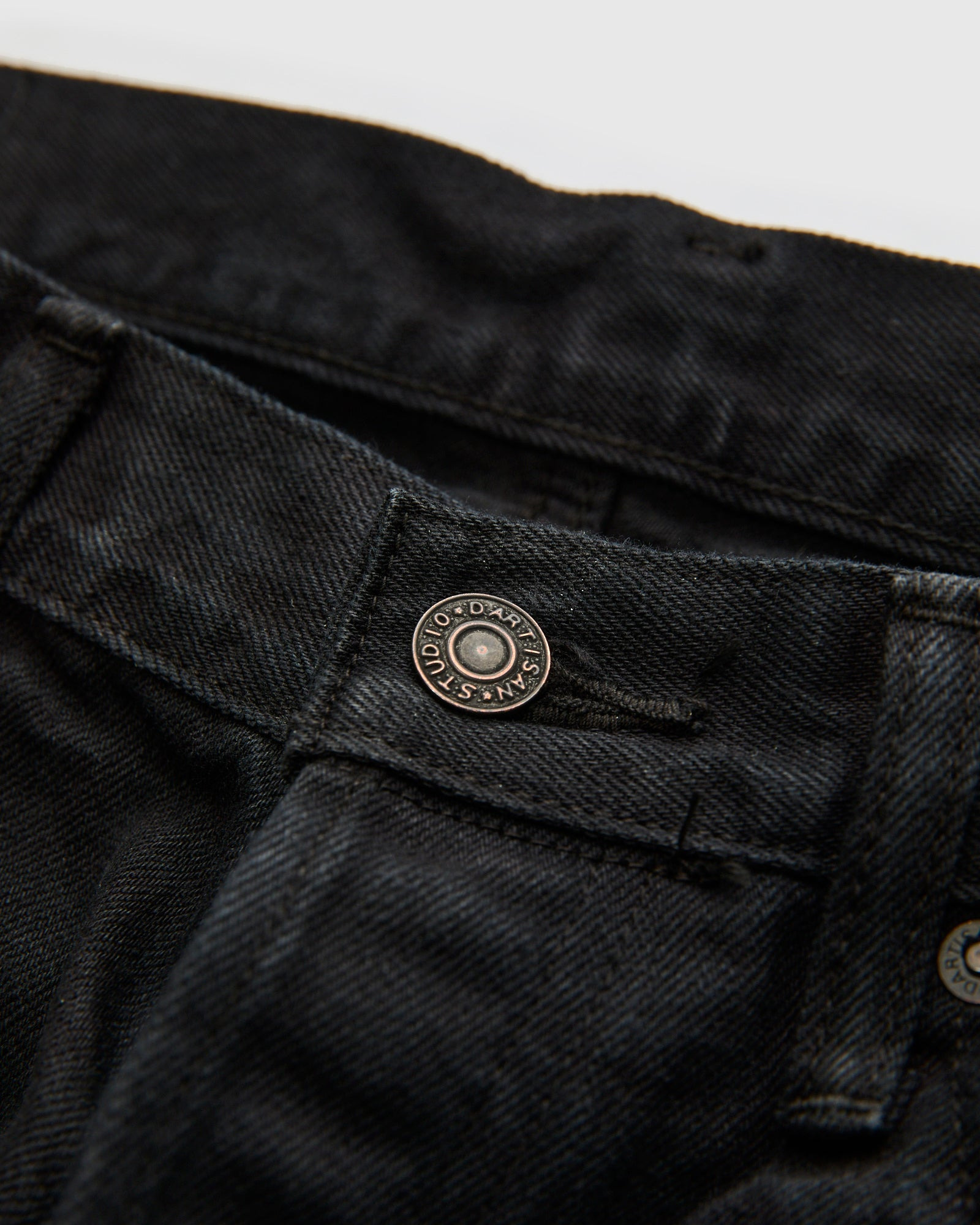 D1899S "Kyoto Montsuki" 13.5oz Kuro Overdye x Natural Indigo Selvedge Denim - Tapered Fit - 6