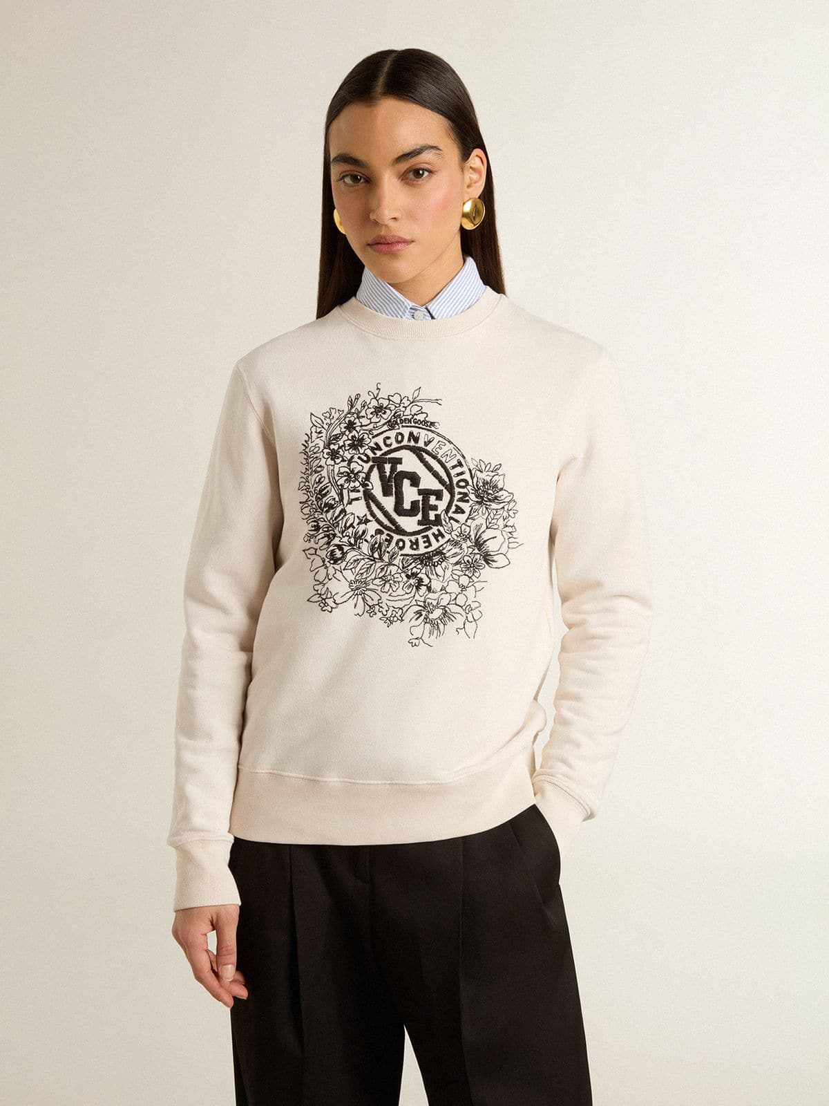 Women’s worn-white cotton sweatshirt with embroidery - 2