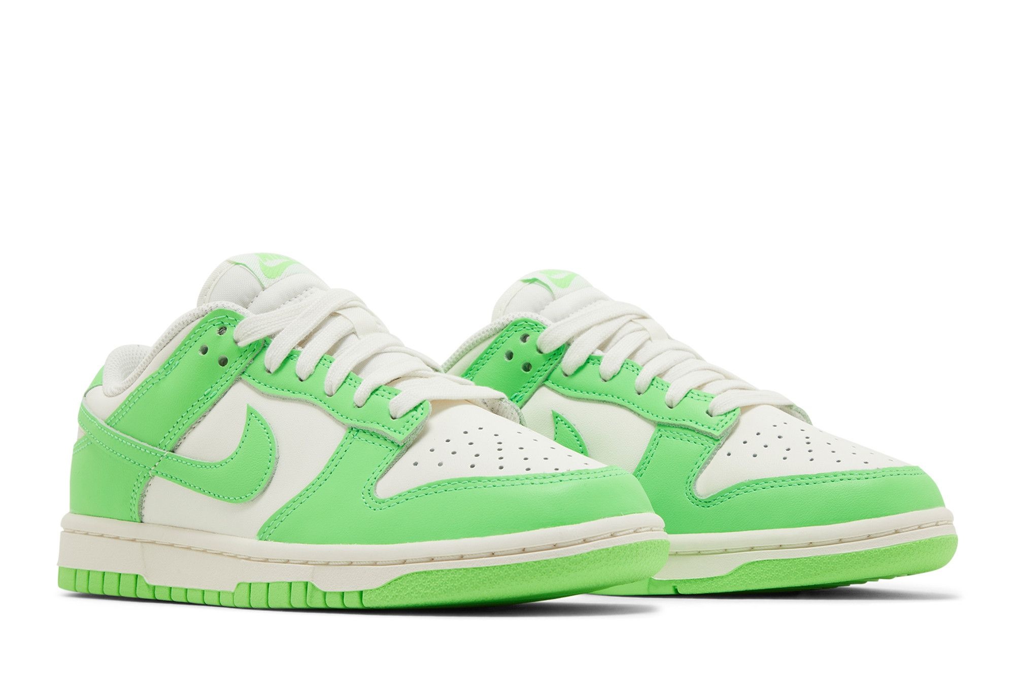Wmns Dunk Low 'Green Strike' - 8