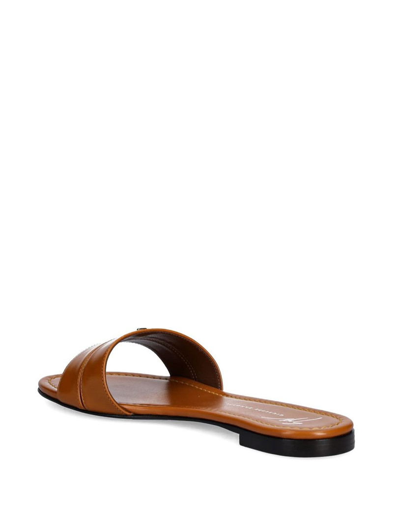 Clothie sandals 4