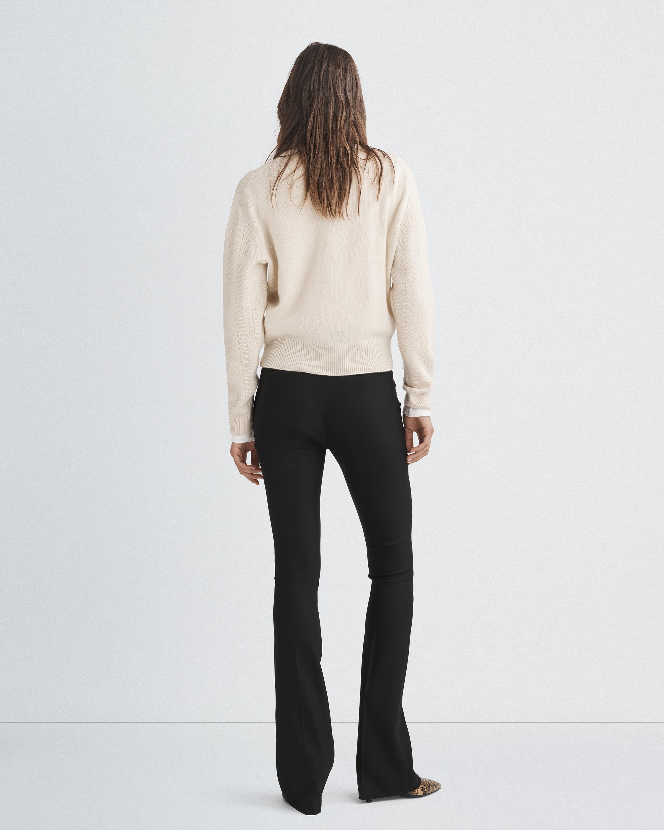 Durham Cashmere Crew
Relaxed Fit Sweater - 5