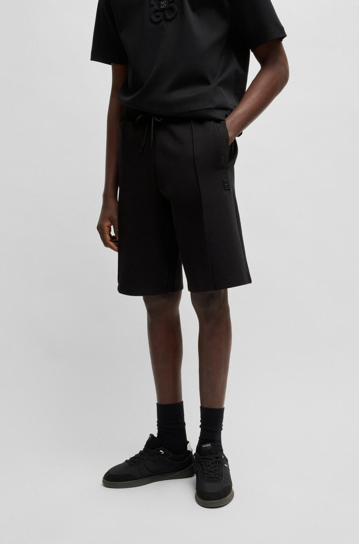 SHORTS WITH ZIGZAG STITCHING - 2