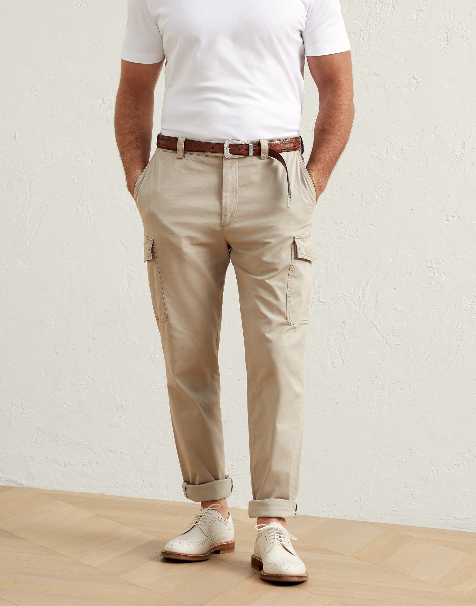 Garment-dyed leisure fit trousers in American Pima comfort cotton gabardine with cargo pockets - 1