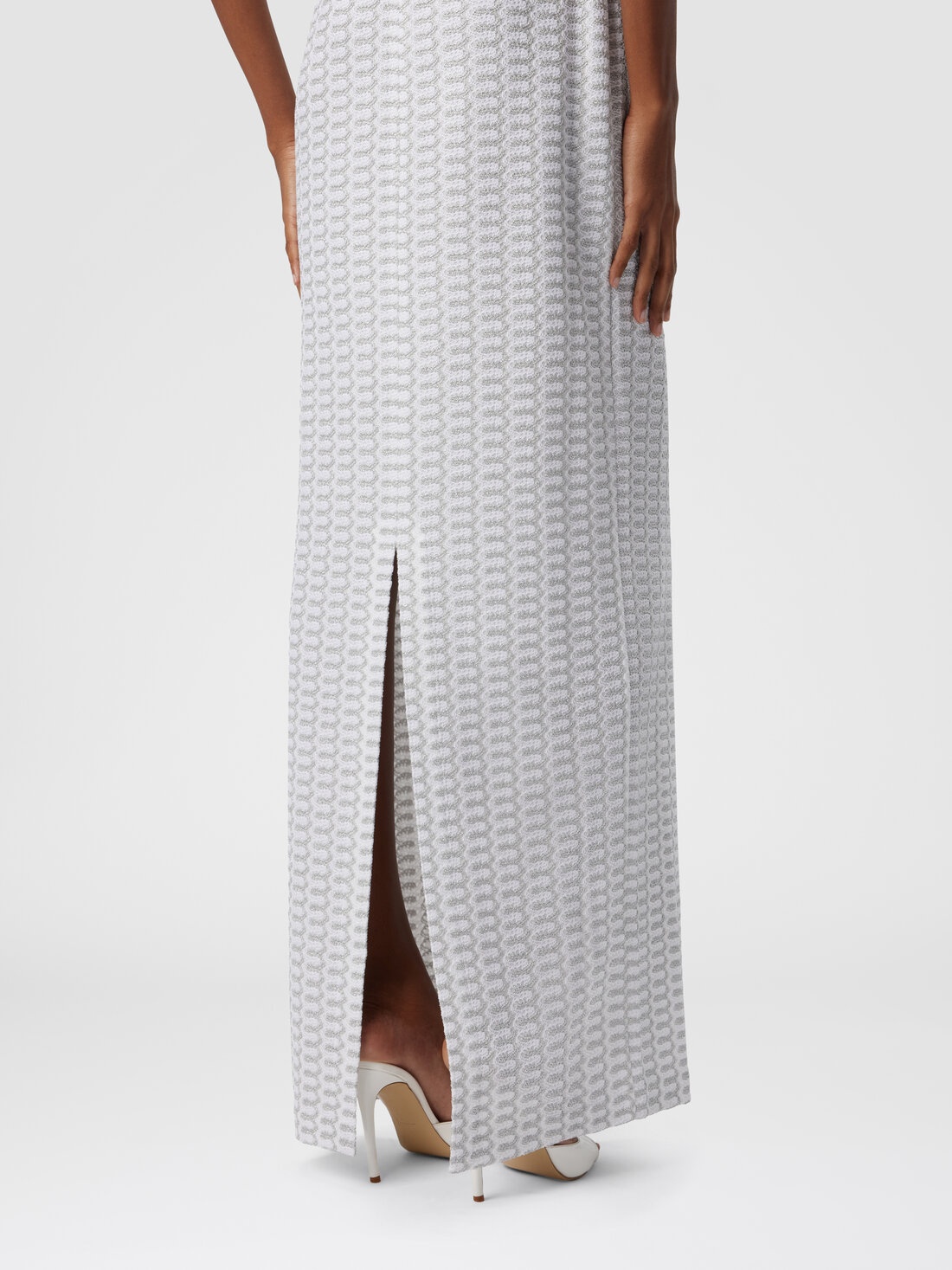 Long sleeveless dress in lamé viscose with lace motif - 5