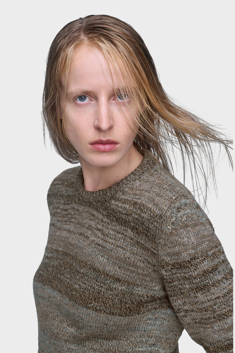 Virgin-wool crewneck knit 5