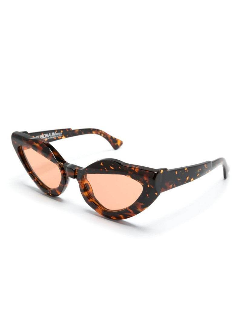 Kuboraum Y8 cat-eye sunglasses outlook