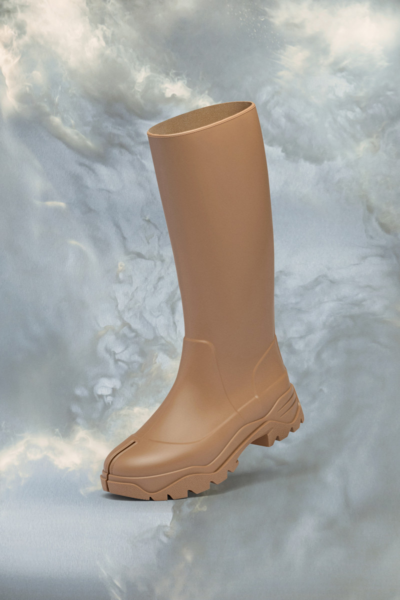 Tabi rubber boots 1