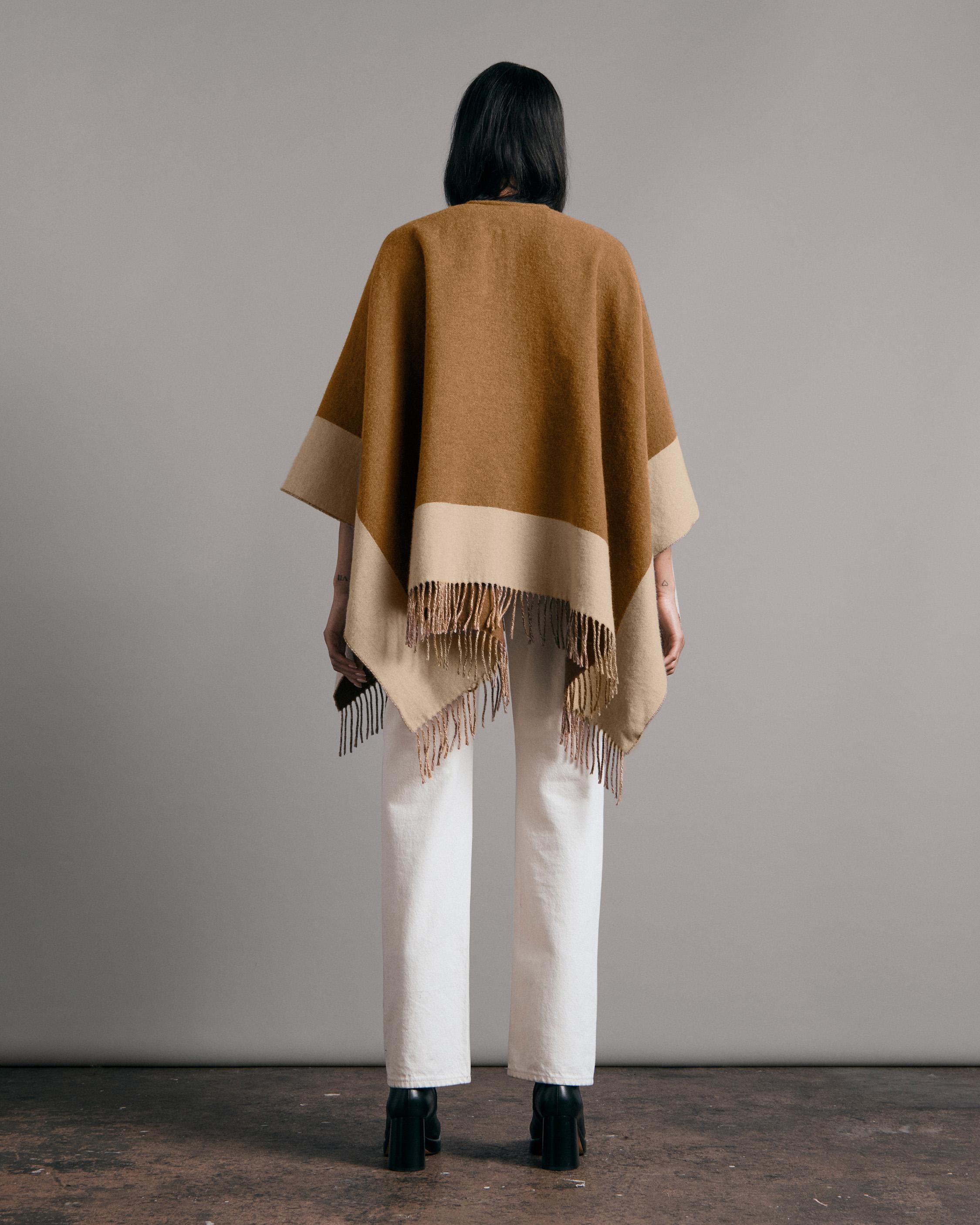 Highlands Wool Reversible Poncho
Midweight Poncho - 3