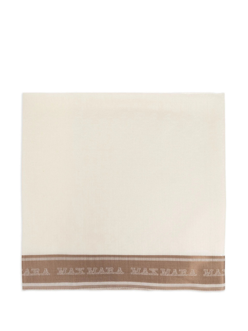 Madre Scarf 1