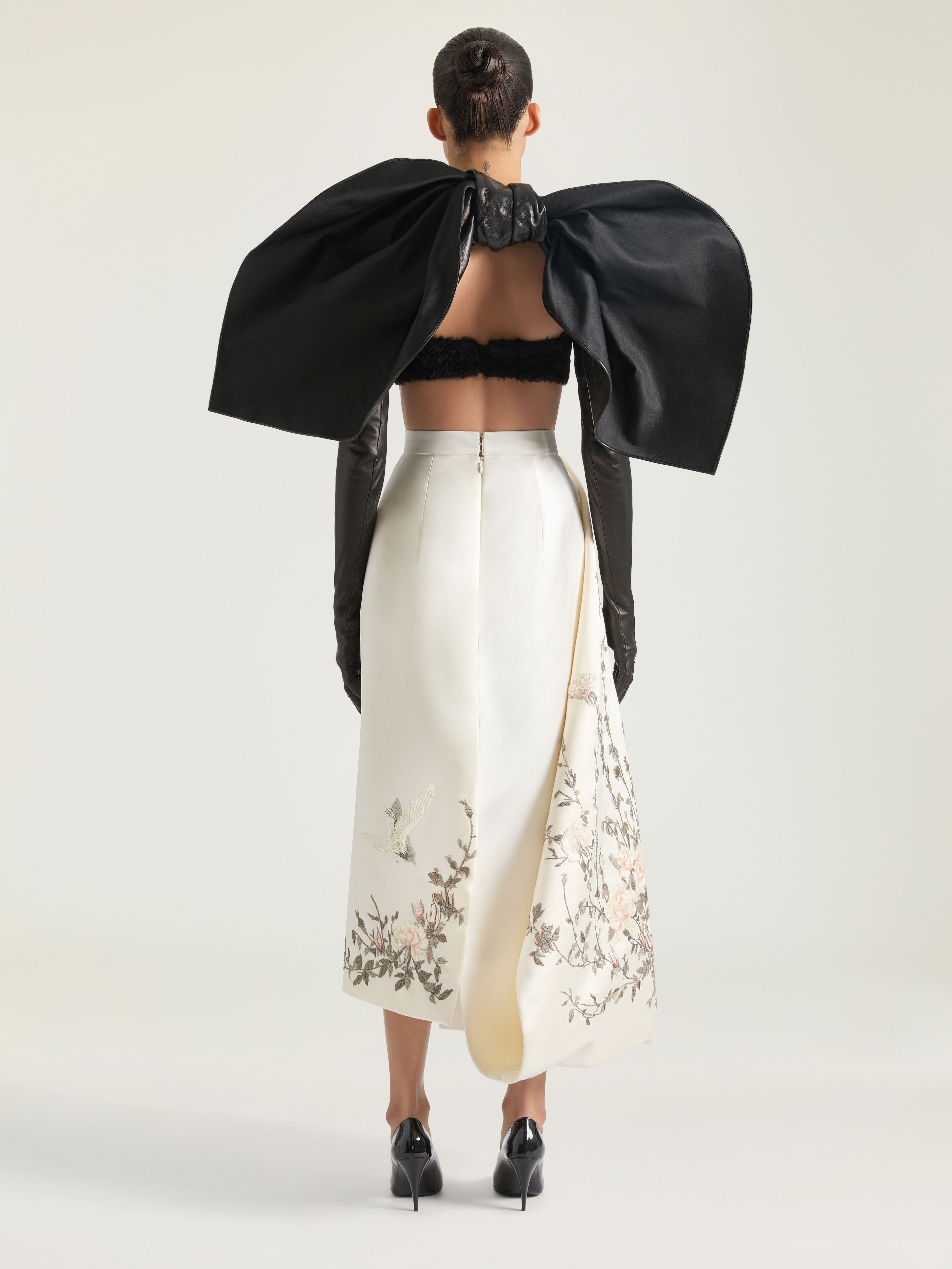 LONG SKIRT IN SATIN WITH BOW AND EMBROIDERIES - 3