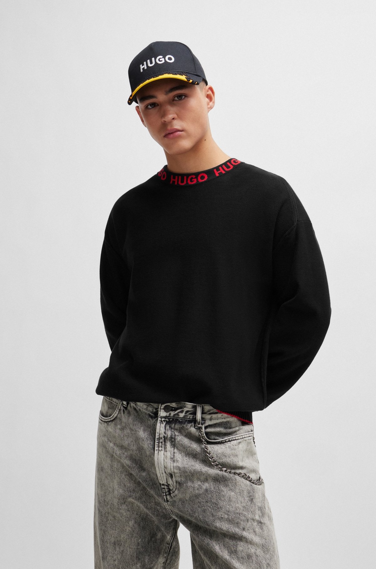 OVERSIZE-FIT SWEATER IN WITH LOGO COLLAR - 2