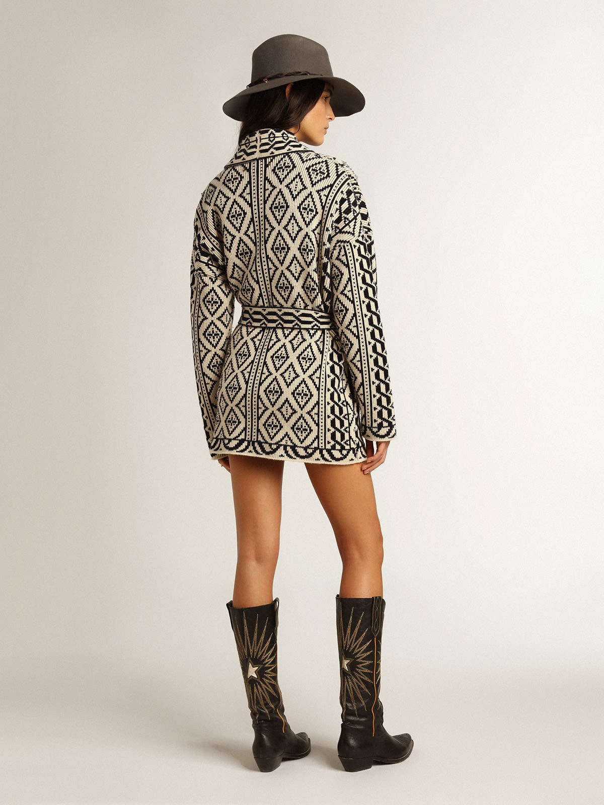 Cardigan in papyrus-colored wool with jacquard motif and crystals - 4