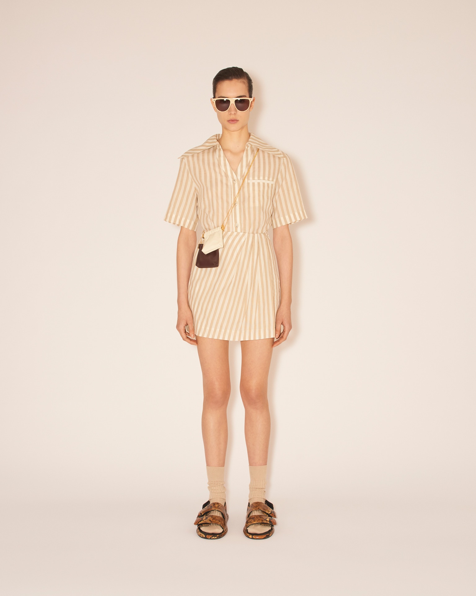 YUSRA - Strong shoulder fitted short sleeve shirt - White / Beige - 3