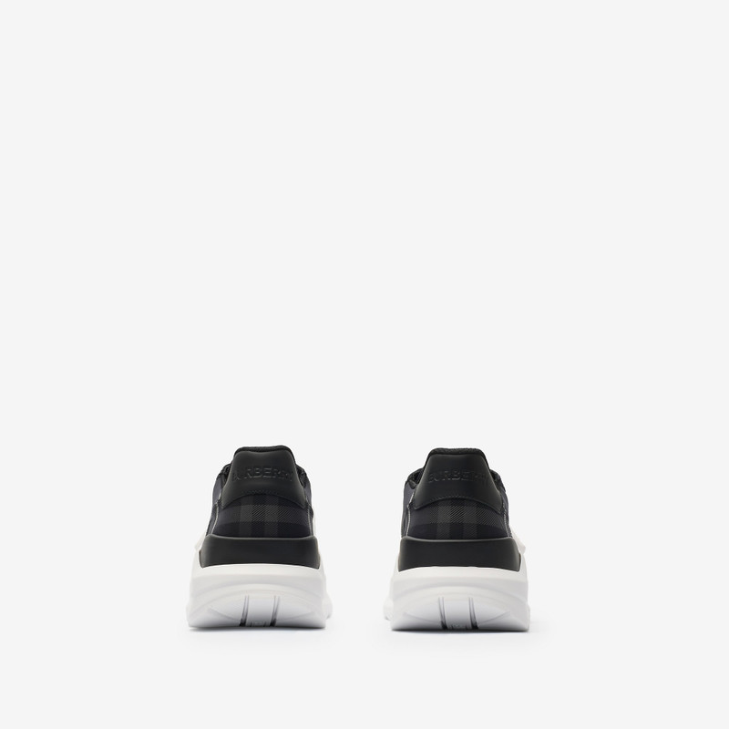 Check Sneakers 3