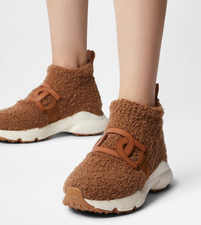 Tod's KATE SLIP-ON SNEAKERS IN BOUCLÉ KNIT - BROWN outlook