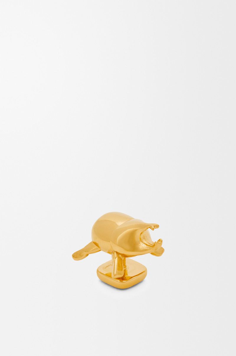 Loewe Beetle pin in brass outlook