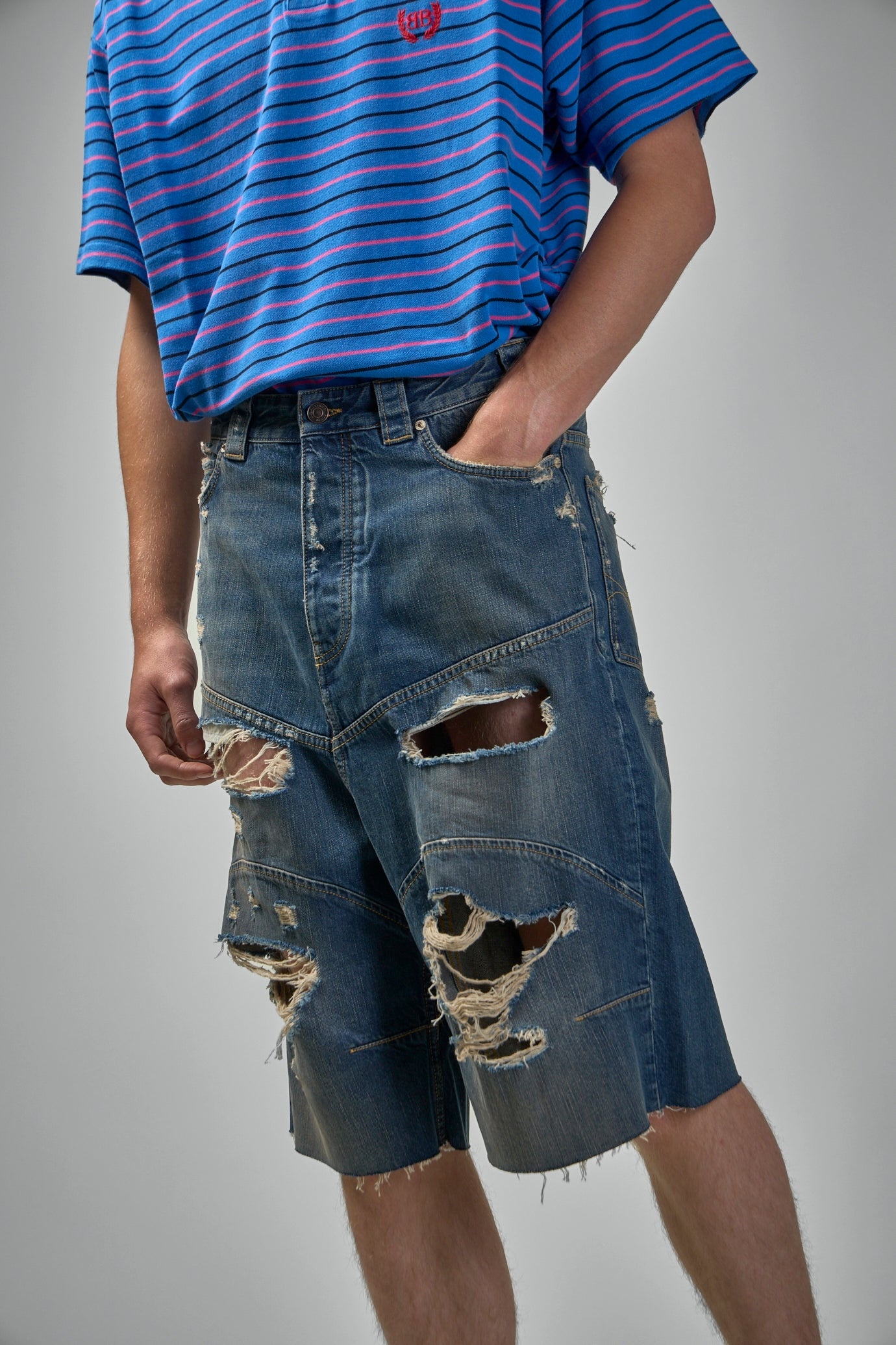 【新品同様】Balenciaga 24FALL Baggy shorts 新品同様】Balenciaga 24FALL Baggy shorts - メルカリ