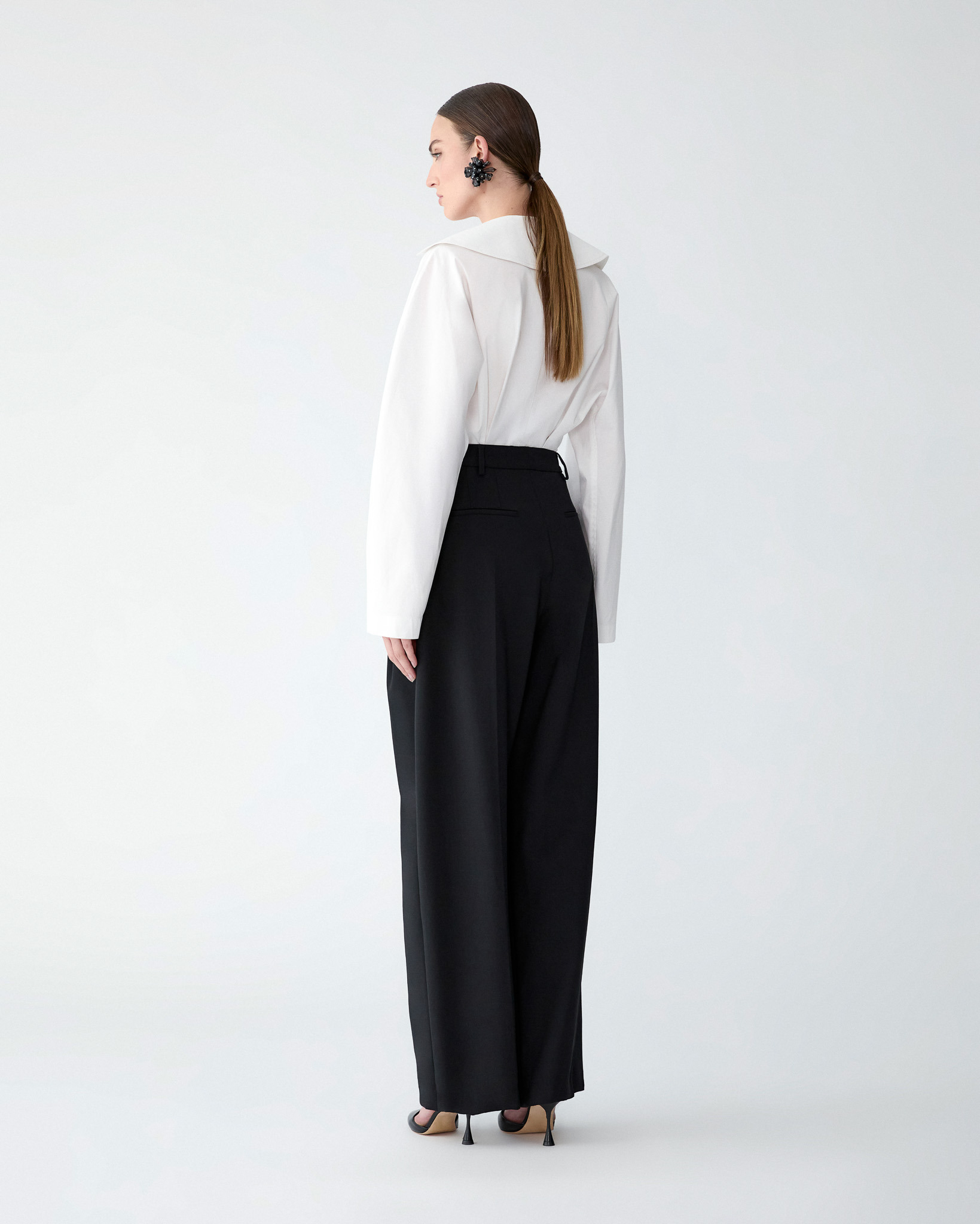 Mid-Waist Pleated Pant - 3