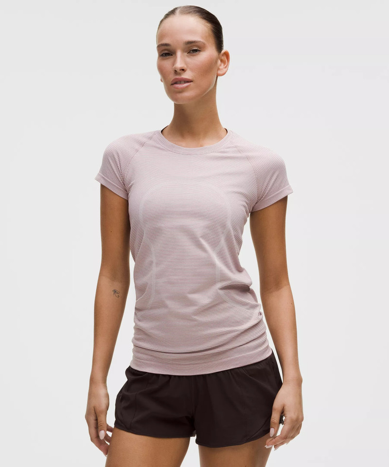 Swiftly Tech Short-Sleeve Shirt 2.0 *Hip Length 1