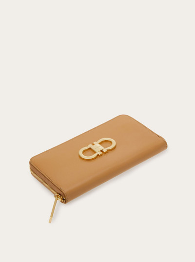 FERRAGAMO Gancini continental wallet outlook