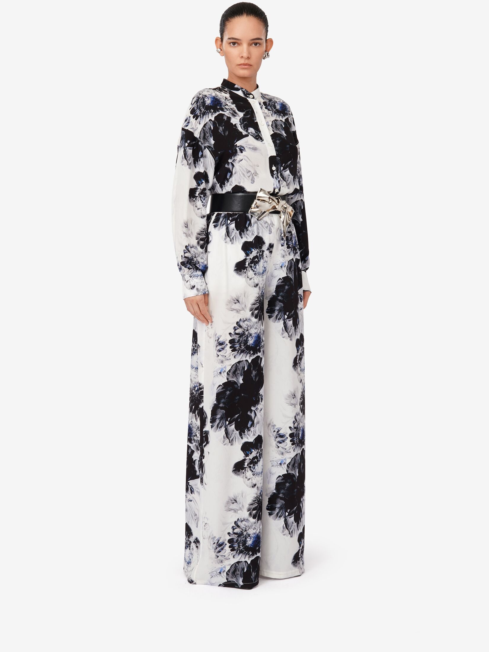 Women's Chiaroscuro Cocoon Sleeve Shirt in White/black/electric Blue - 3