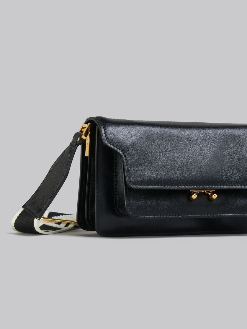 BLACK LEATHER E/W SOFT TRUNK BAG WITH LOGO STRAP - 4