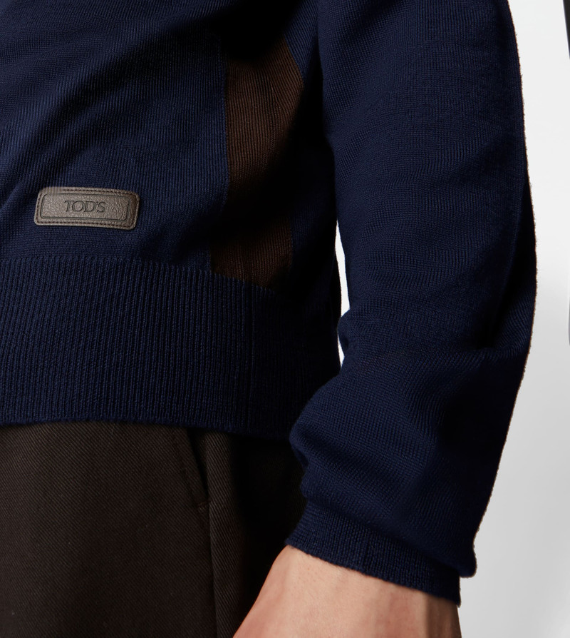 ROUND NECK JUMPER IN WOOL - BLUE, BROWN 4