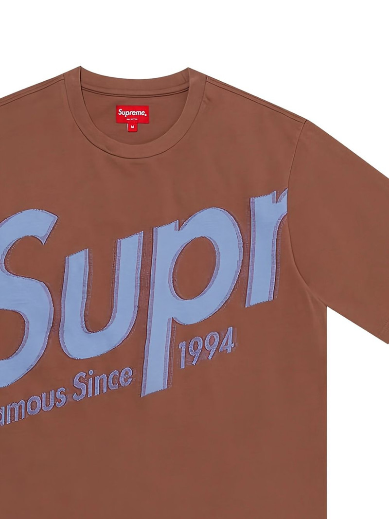 Supreme logo T-shirt outlook