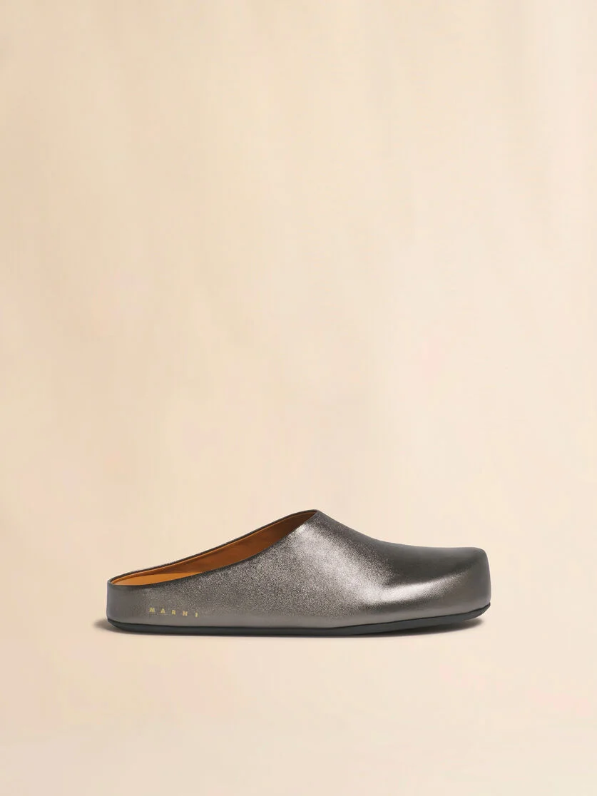 DARK SILVER LEATHER FUSSBETT SABOT - 1