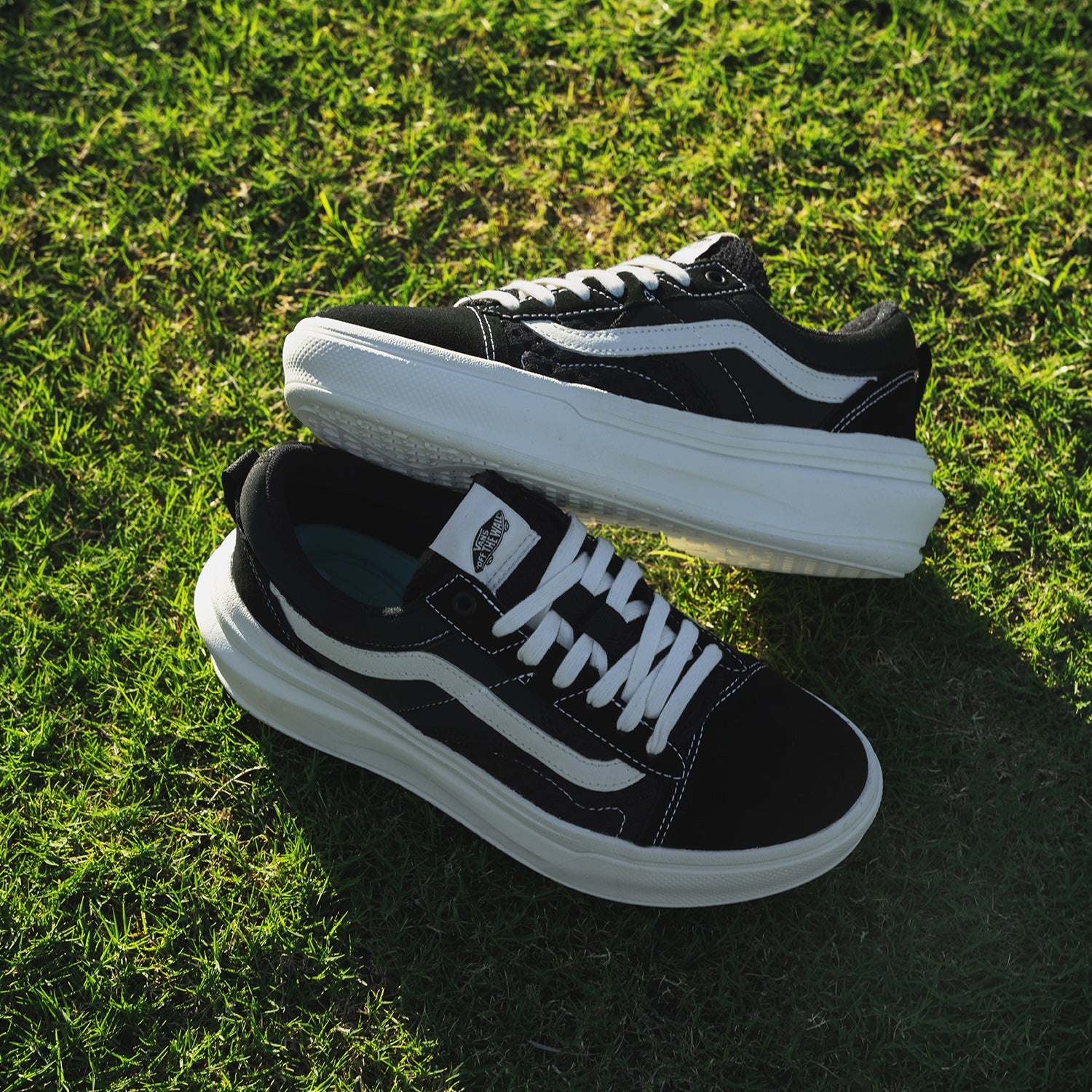 81312Vans Old Skool Overt Plus CC 'Black White' VN0A4BVL1KP - 10