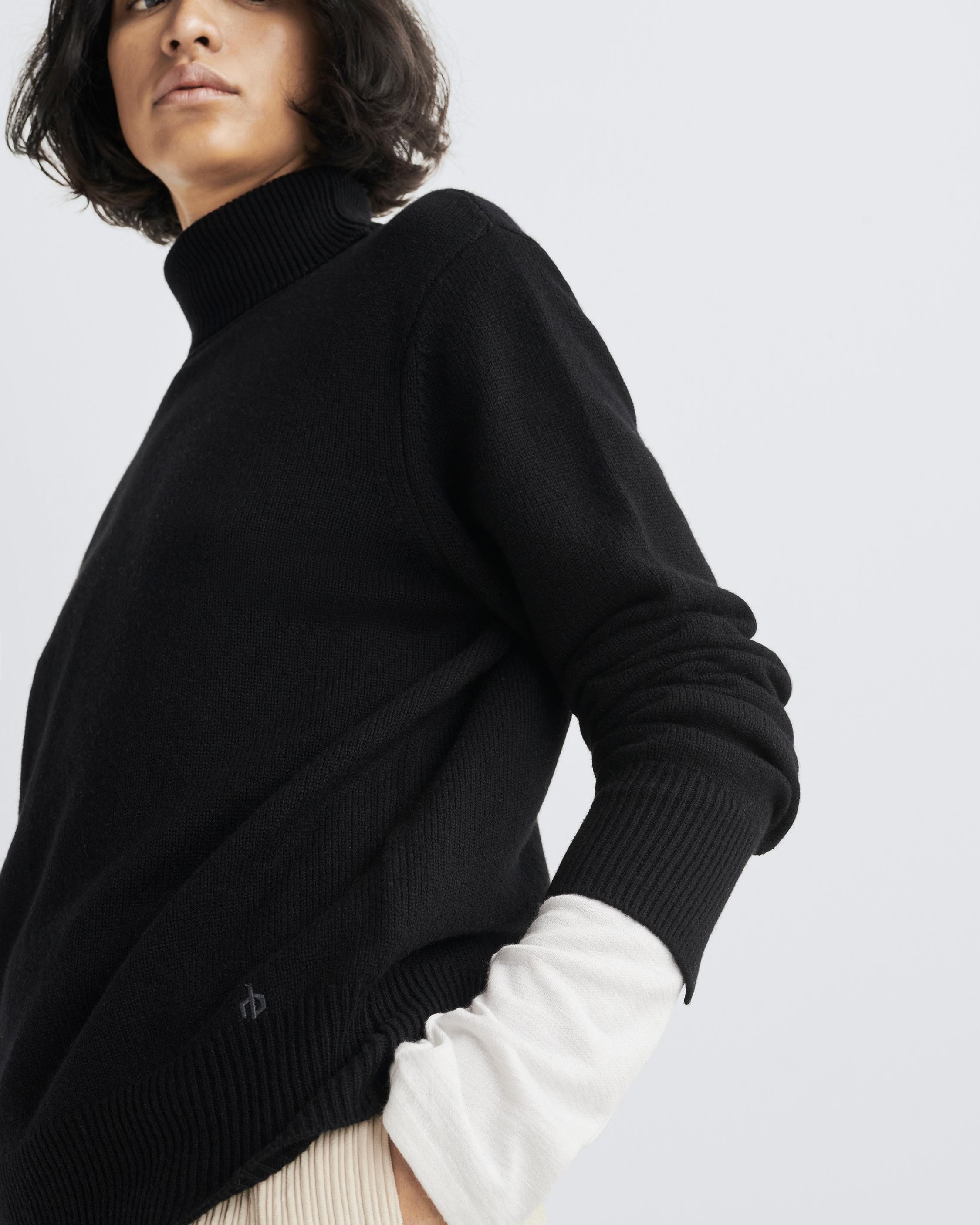Talan Cashmere Turtleneck
Relaxed Fit - 2