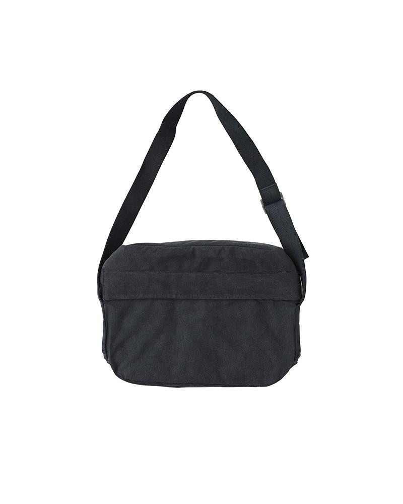 visvim CHARLIE SHOULDER BAG (M) NAVY outlook